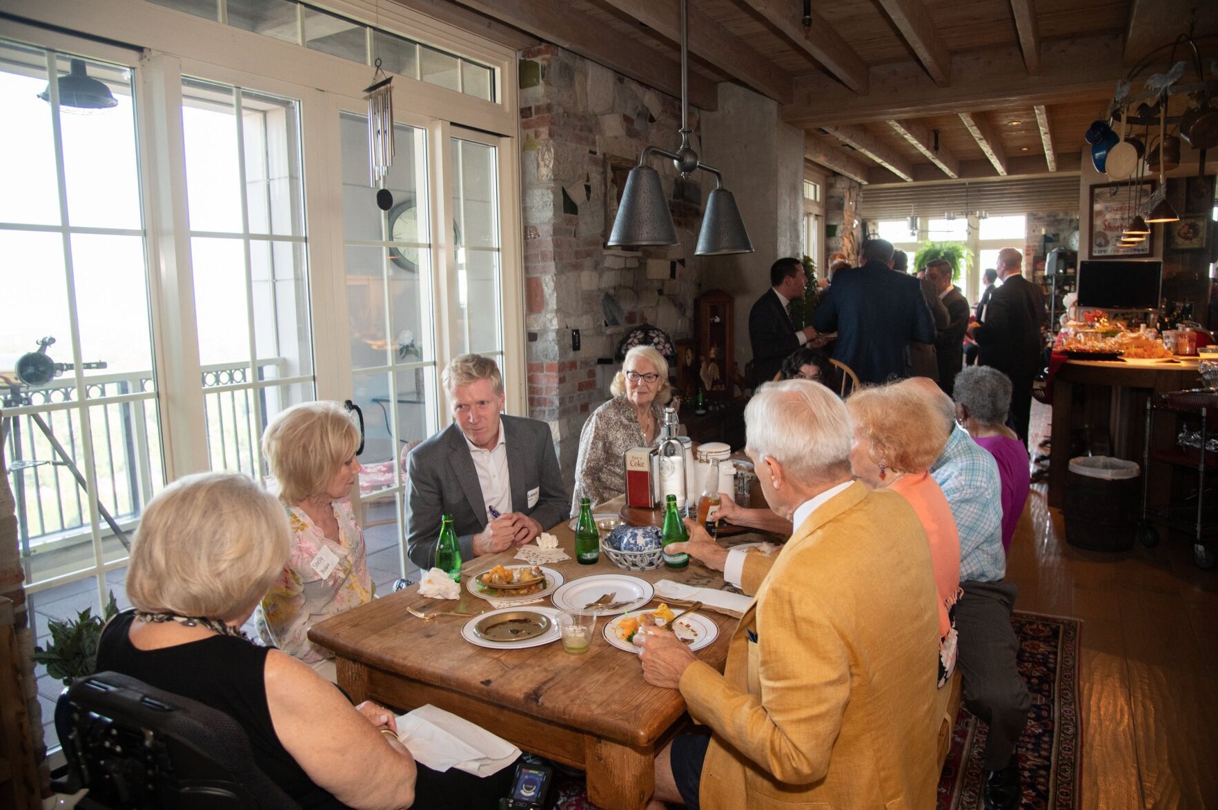 Guests mingle during Vistas and Visionaries
